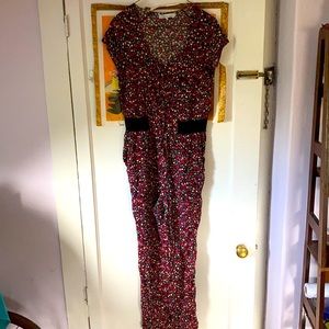 Floral romper/ jumpsuit with snaps and pockets!